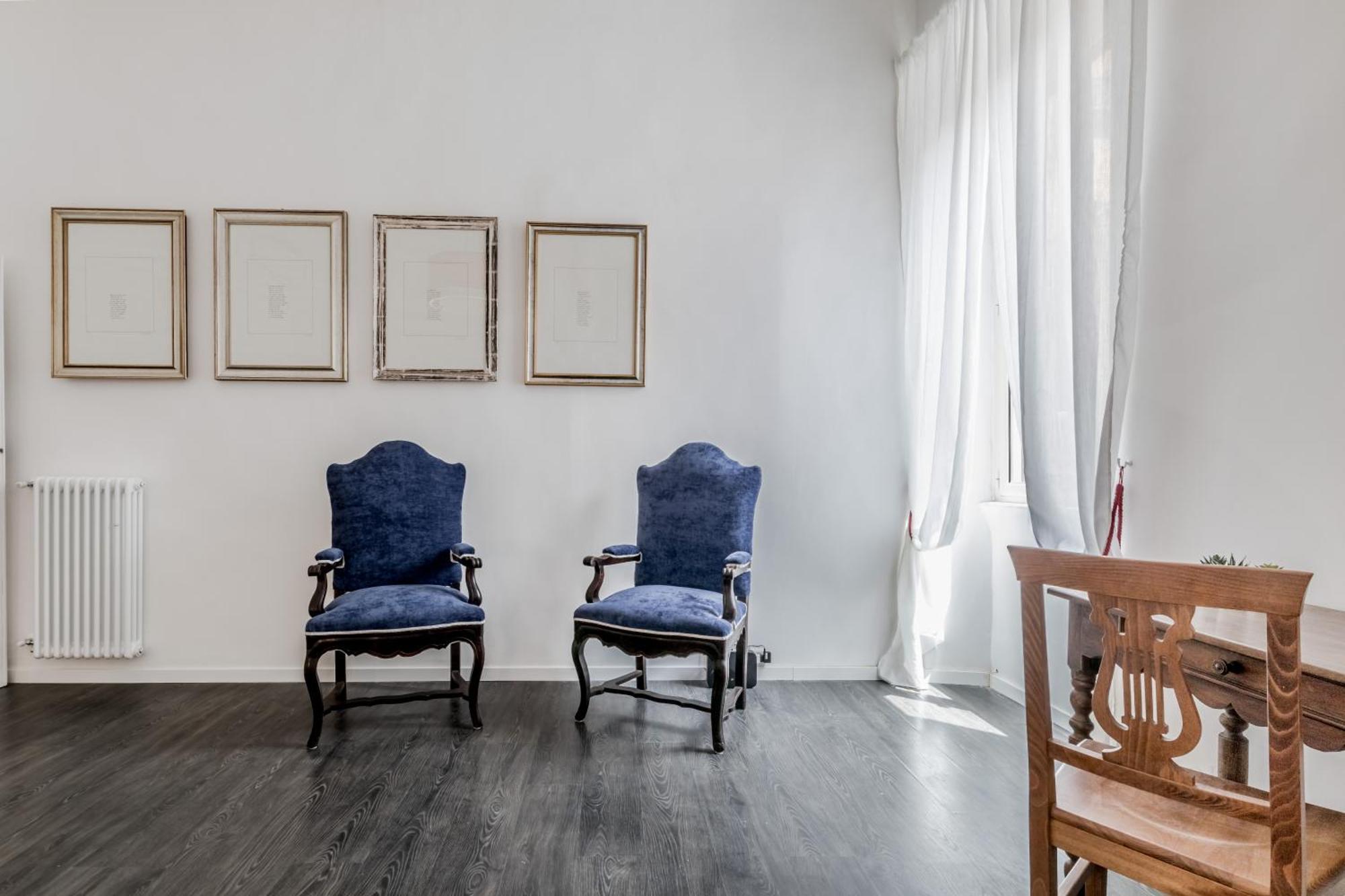 Sales In Trastevere * Rom